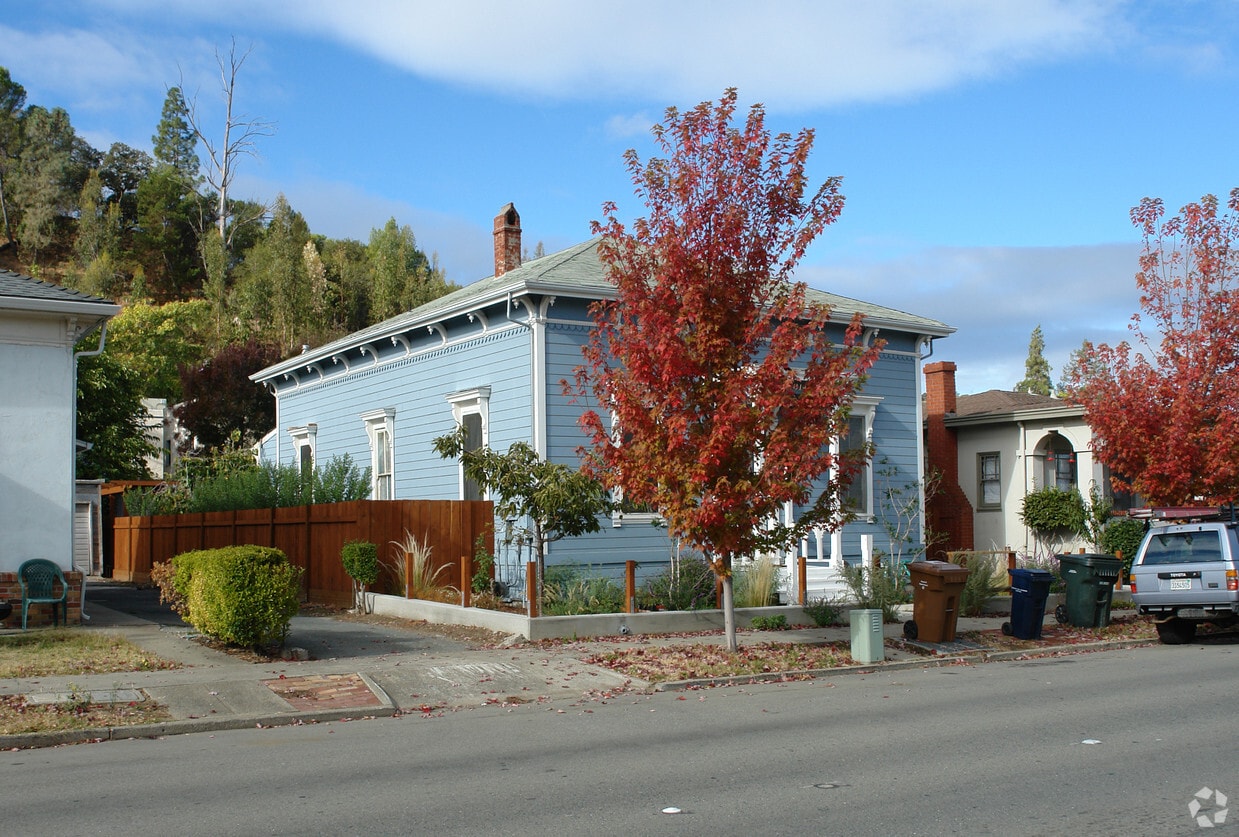 Primary Photo - 1014 Alhambra Ave