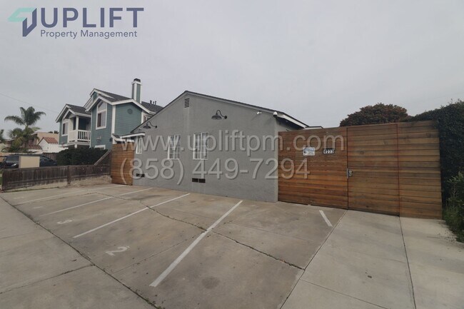 Foto del edificio - Swift Ave (4233-4239)