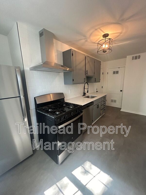 Building Photo - 6421 Brookside Rd