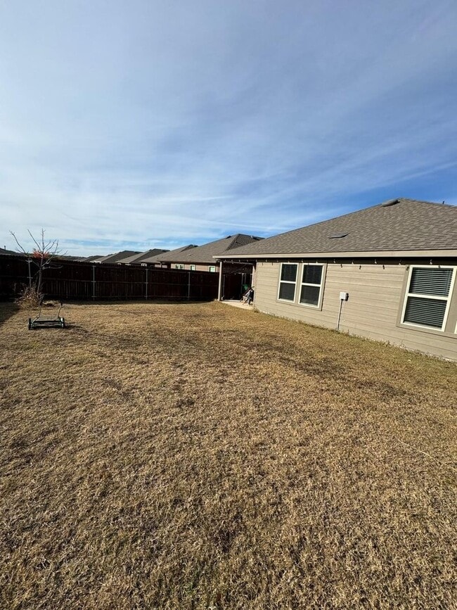 Building Photo - 912 Glover Dr