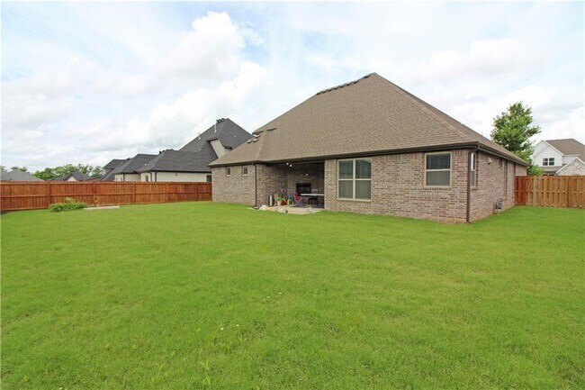 Building Photo - 1710 Grace Pl