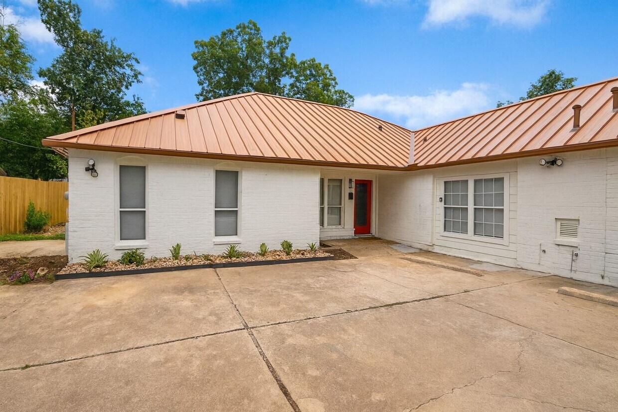 Foto principal - What a deal! a 3 bed house 5 min from DT a...