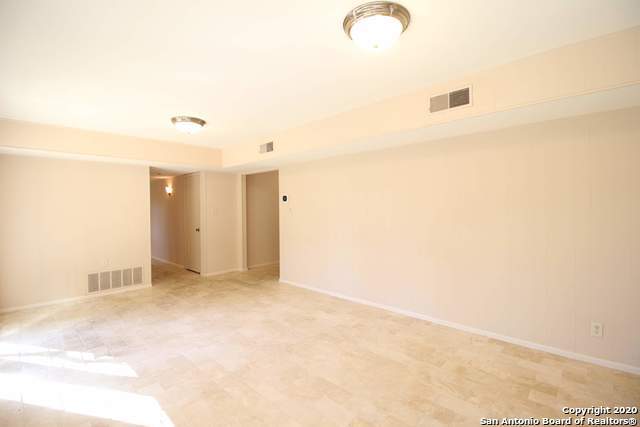 Foto del edificio - 11214 Whisper Falls St