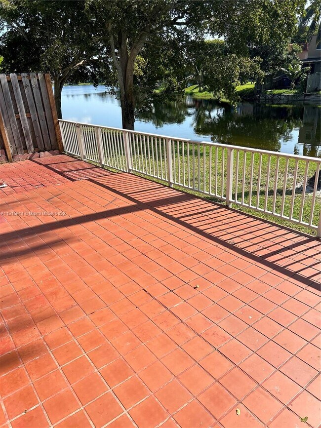 Foto del edificio - 7090 NW 173rd Dr