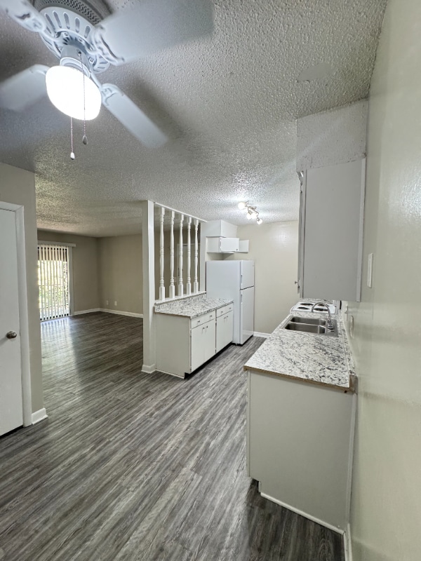 Photo - 4601 Packard Dr Apartment