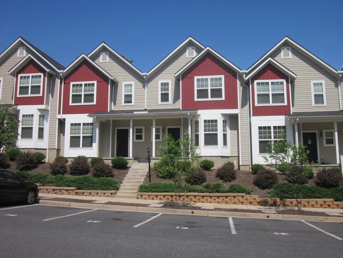 Primary Photo - 2458 North Berkshire Road - BL18