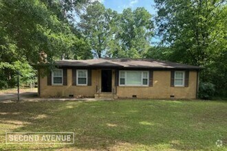 Building Photo - 239 Lake Dr Cir NE