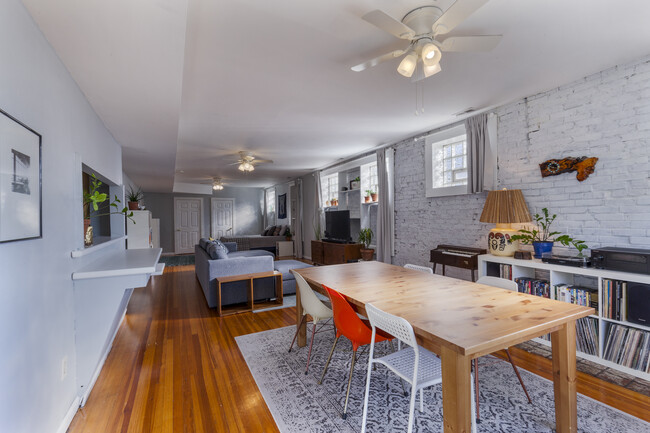 living room - 6644 Gravois Ave