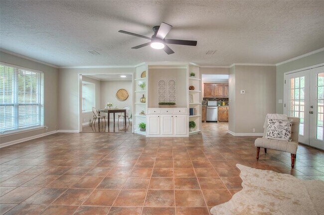 Building Photo - 6016 Teas Nursery Rd