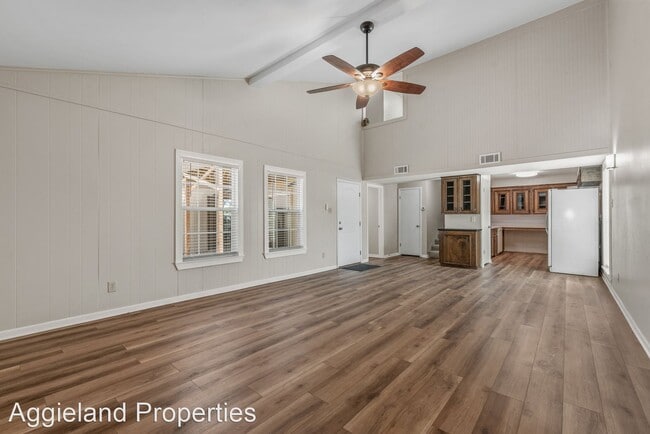 Building Photo - 3 br, 2 bath House - 2924 Cherry Creek Cir