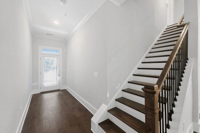 Building Photo - 2557 Oakbourne Ln
