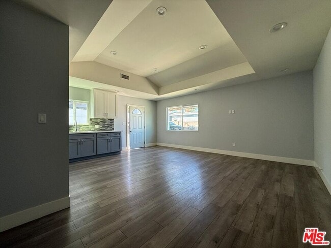 Foto del edificio - 8168 Whitsett Ave