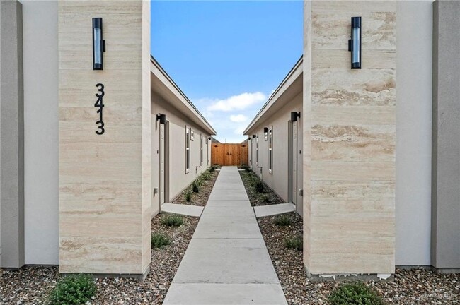 Building Photo - 12 Golden Nugget