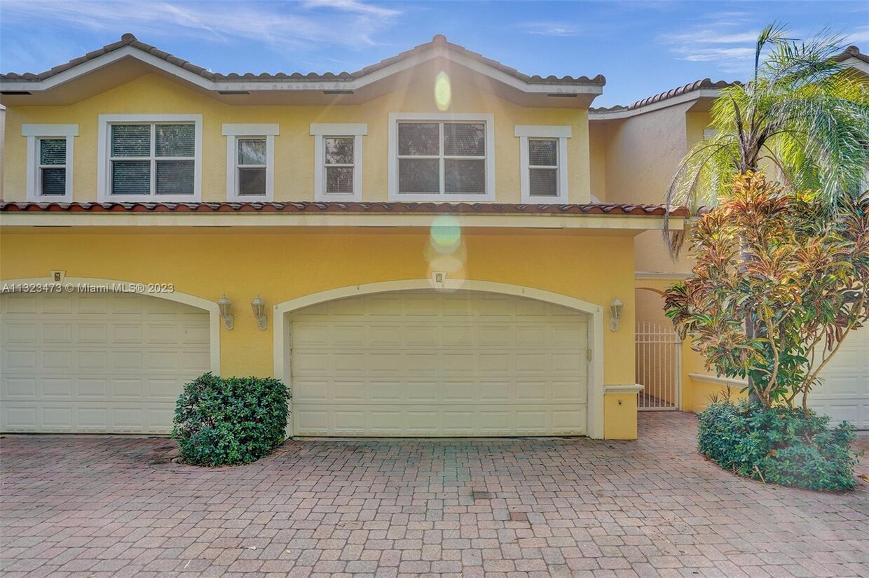 1119 N Victoria Park Rd, Fort Lauderdale, FL 33304 Townhome Rentals