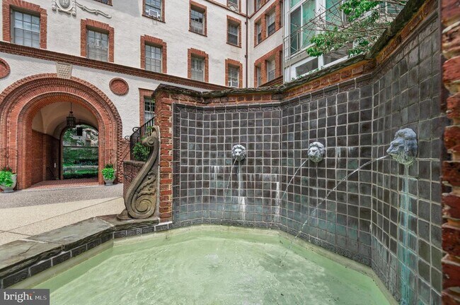Foto del edificio - 6 Upland Rd