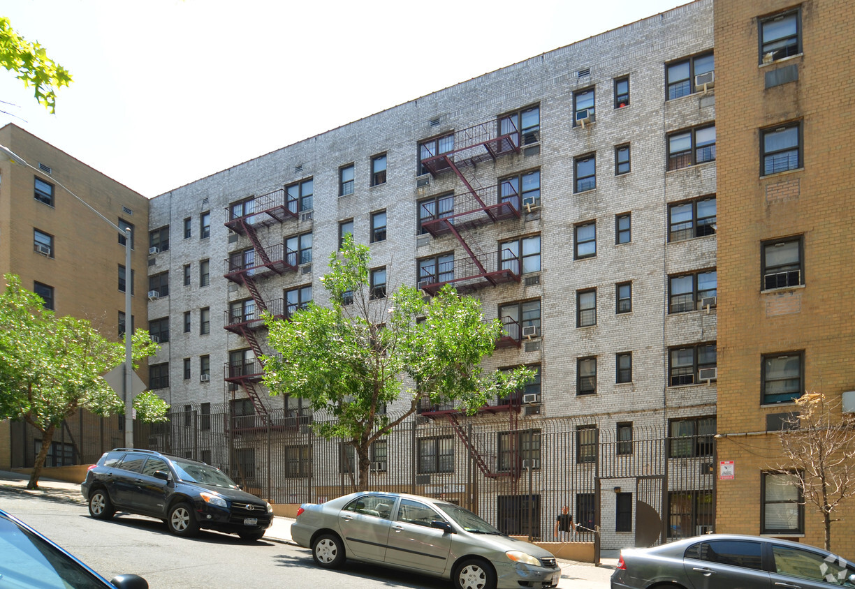 Building Photo - 80 McClellan St