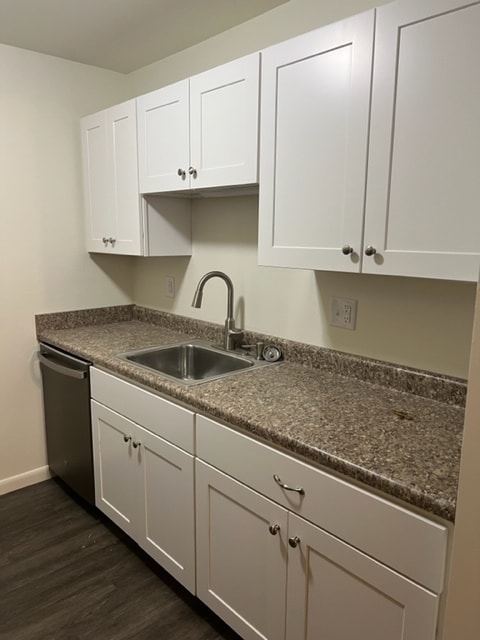 New Designer Kitchen - 1105 Peggy Dr