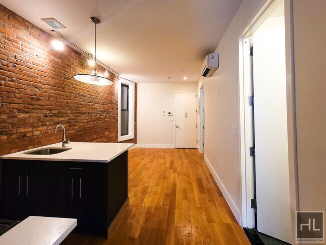 Foto del edificio - 410 Gates Ave