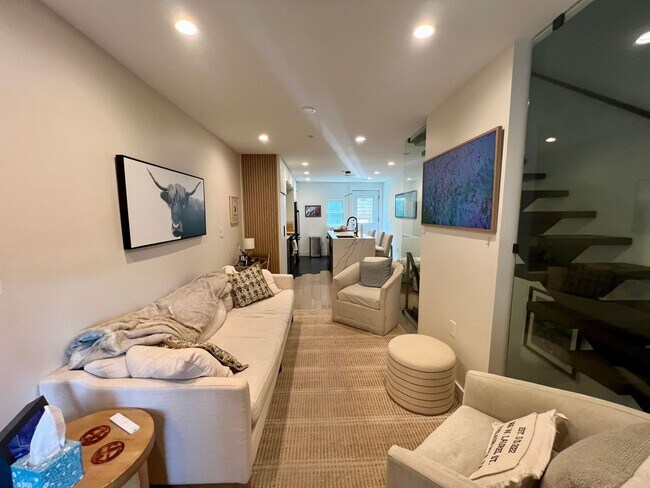 Foto del edificio - Gorgeous 3-Bedroom Townhome in the Heart of Northern Liberties! Available July 1st!