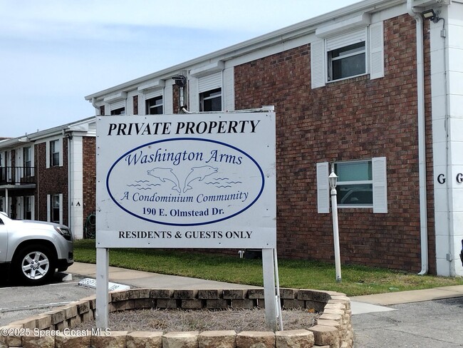 Building Photo - 190 E Olmstead Dr