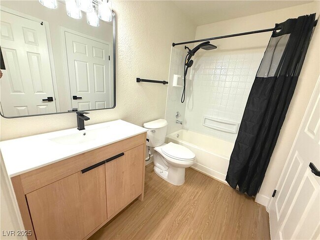 Foto del edificio - 6800 E Lake Mead Blvd