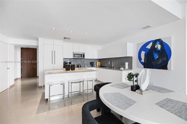 Foto del edificio - 88 SW 7th St