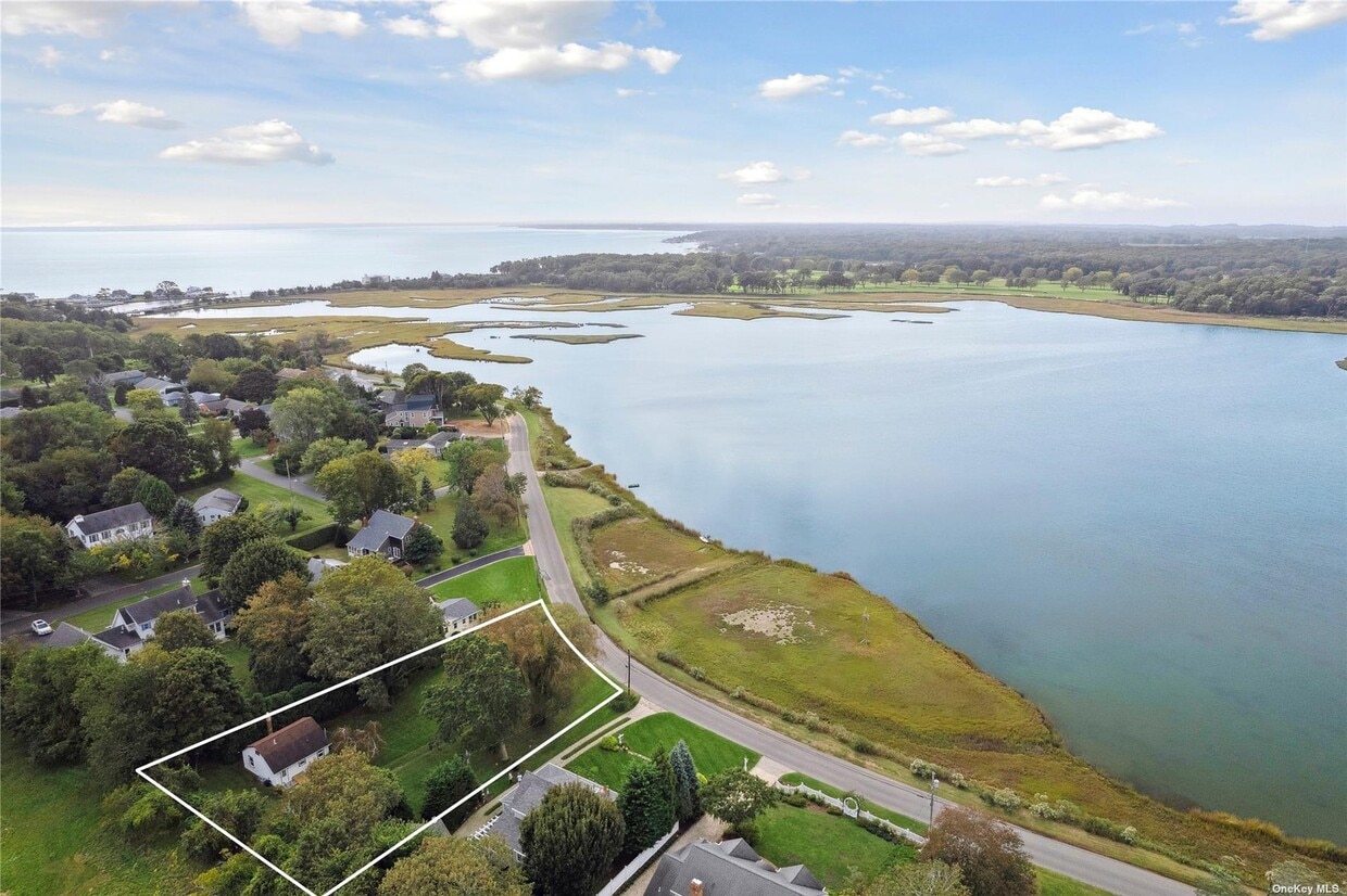 2170 Grathwohl Rd, New Suffolk, NY 11956 House Rental in New Suffolk