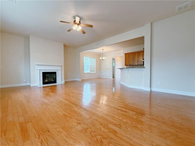Foto del edificio - 2221 Atkinson Park Dr