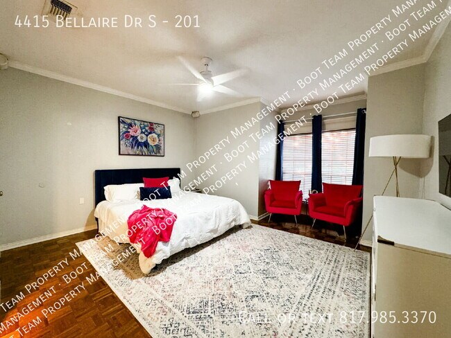 Foto del edificio - 4415 Bellaire Dr S