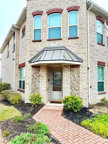 Foto principal - 301 Lily Ln