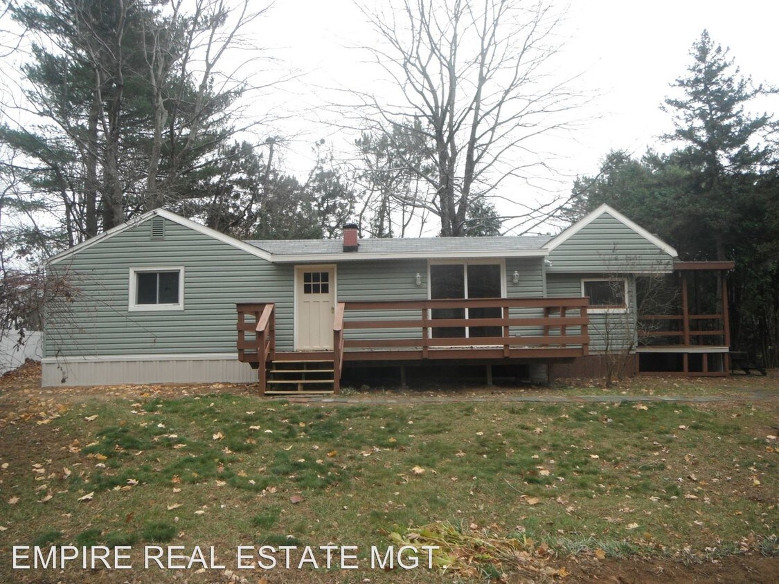7 Cemetery Rd, Clifton Park, NY 12065 House Rental in Clifton Park
