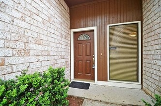 Building Photo - 3130 Frontier Dr