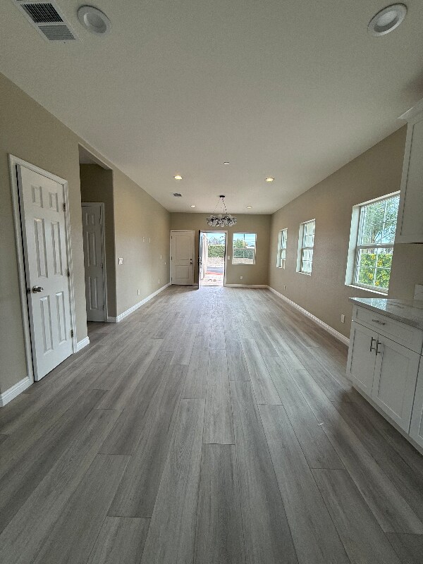 Foto del edificio - 7398 N Maple Ave