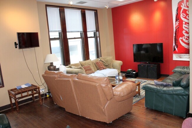Foto del edificio - 1631 N Halsted St