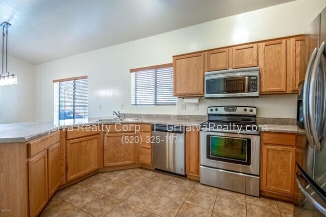 Building Photo - Lovely Newer 3 Bedroom, 2 Bath House for R...