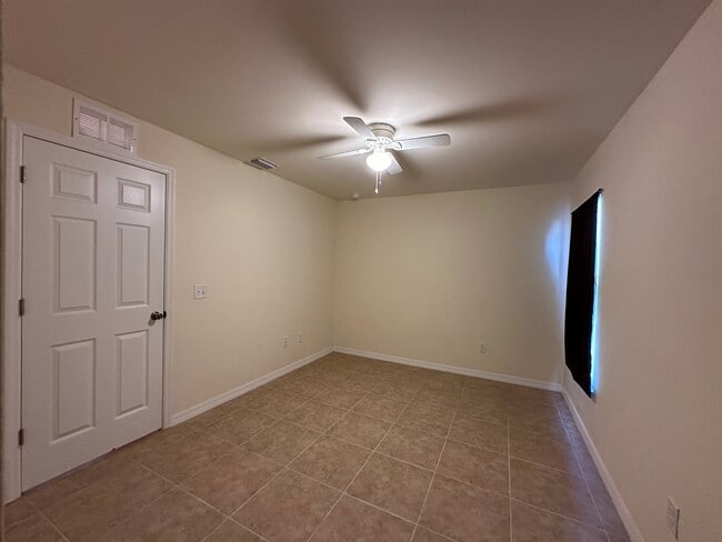 Building Photo - 4339 SW Santa Barbara Pl