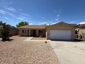 Building Photo - 1405 Secret Valley Dr SW