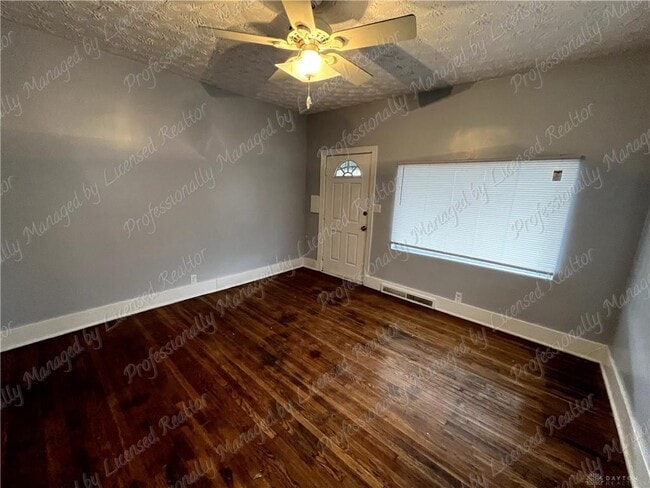 Building Photo - 44 Bluecrest Ave