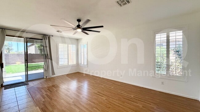 Building Photo - 2558 S Martingale Dr