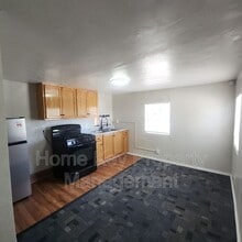 Building Photo - 677 W 100 N