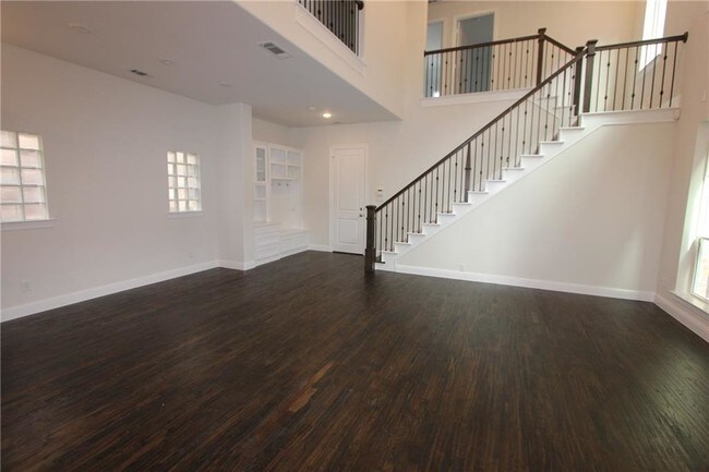 Foto del edificio - 7316 Van Tuyl Pkwy