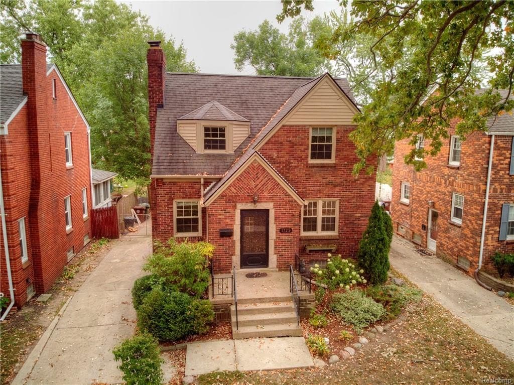 Primary Photo - 1729 Hampton Rd