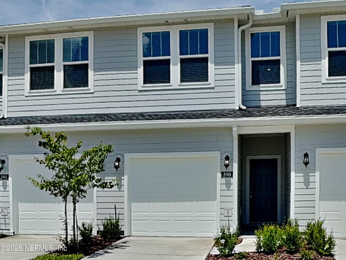 Foto principal - 590 Holly Lks Dr