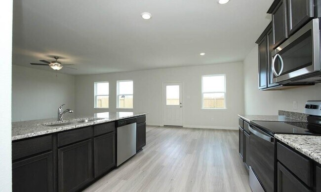 Building Photo - 23135 Shakespeare Dr