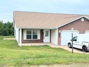 Building Photo - 16835 Huntington Ln