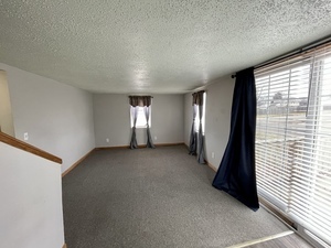 Living room - 224 E Central Ave