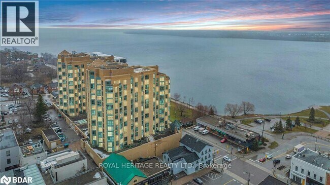 Photo du bâtiment - 150 Dunlop St E