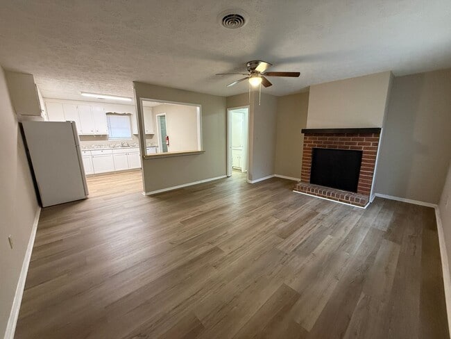 Photo - 1605/1607 Cedar Shoals Dr Apartment