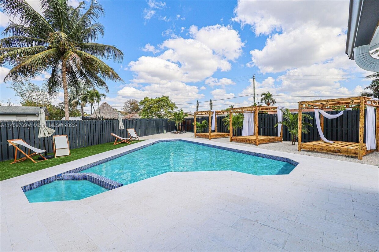 Foto principal - 2853 NW 108th Ave