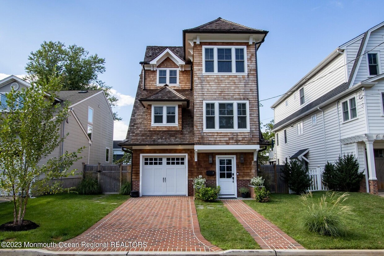 Primary Photo - 7 Maplewood Ave